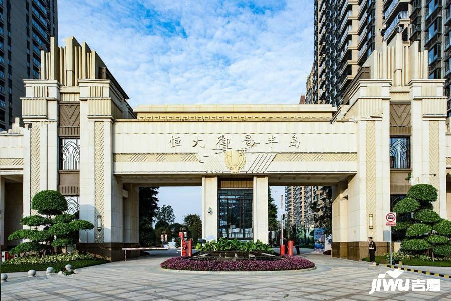 钦州恒大御景半岛城央瞰江奢阔四房78折强势加推