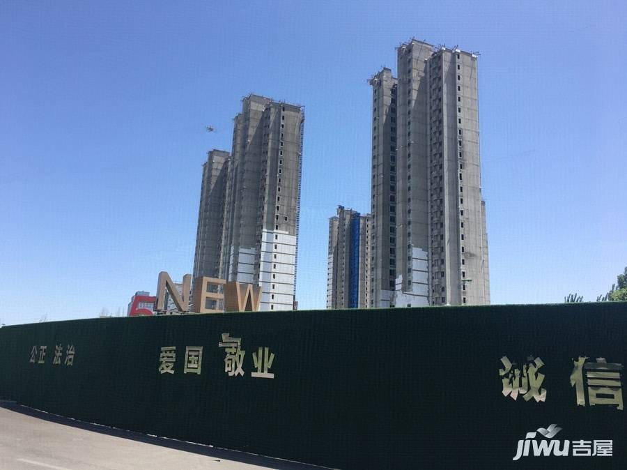 万科翡翠大道实景图图片