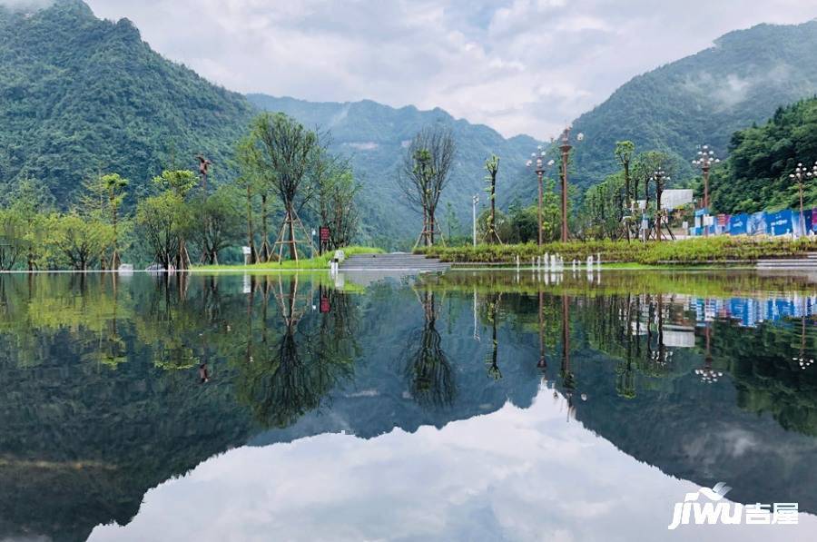 中建雲山小镇实景图图片