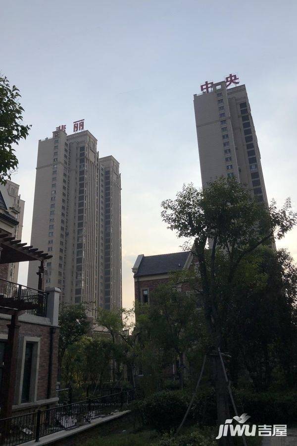 翡丽中央实景图图片