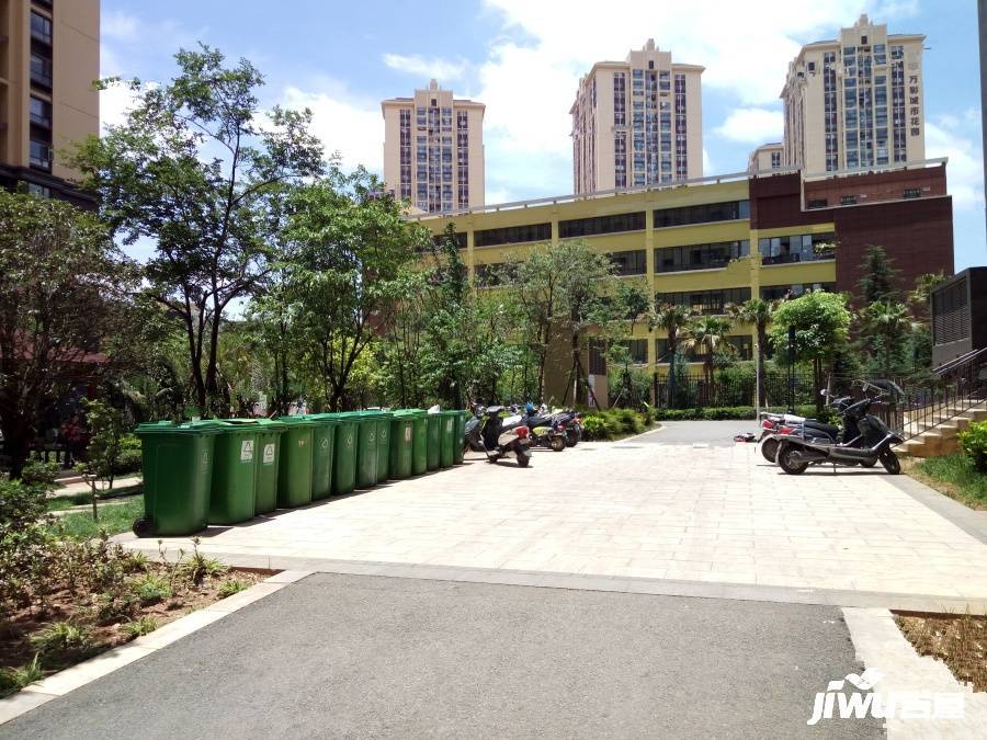 万彩城市花园实景图图片