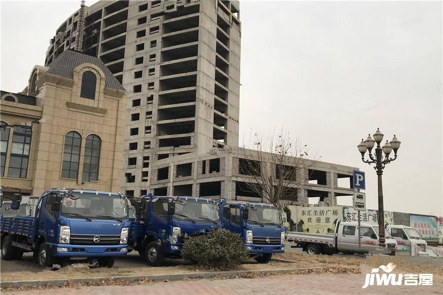 东汇芳草地购物广场实景图图片