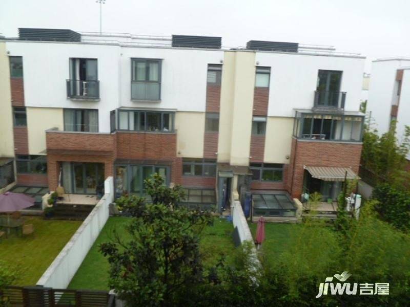 西郊林茵湖畔西区别墅实景图图片