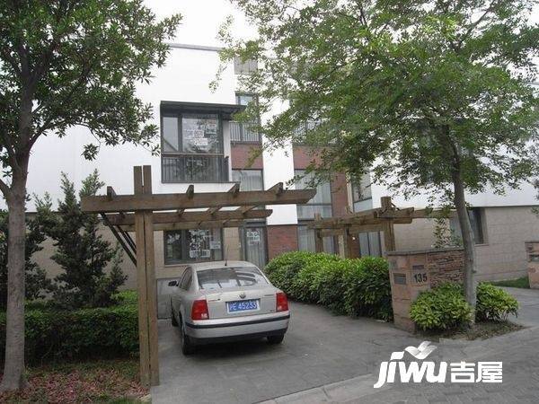 西郊林茵湖畔西区别墅实景图图片