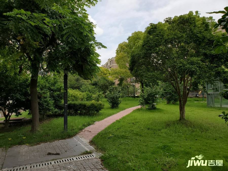 贝越高行馨苑实景图图片