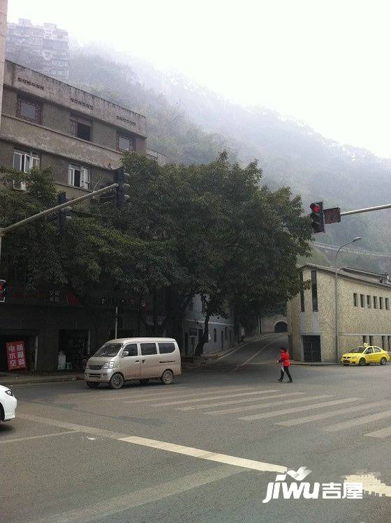 轻轨江岚雅社实景图图片