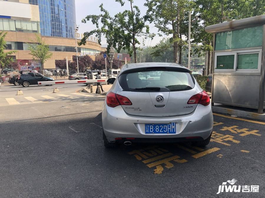 新财富大厦实景图图片