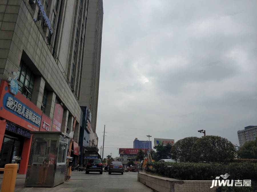 华城商业广场实景图图片