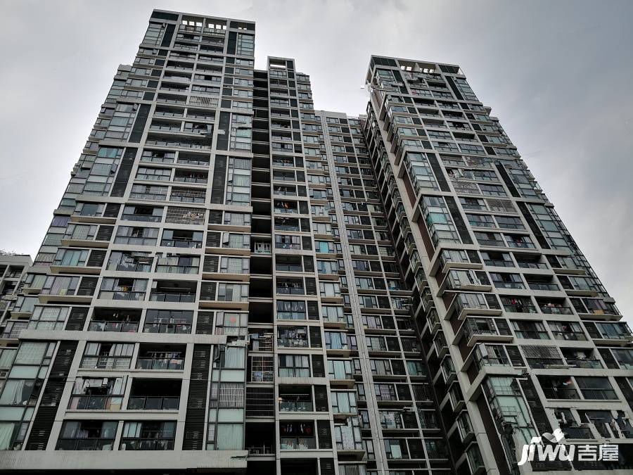 晴朗新地实景图图片